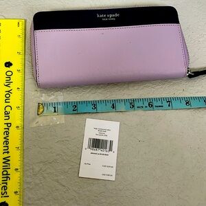 Kate Spade 4”x8” Cameron St wallet. EUC w/ tags. Lavender, Navy, & White